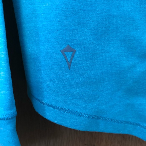 Ivivva Lululemon Long-sleeve Shirt - Picture 4 of 4